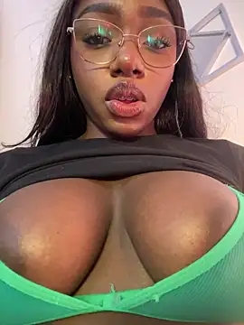 alissradiante1's Live XXX Chat