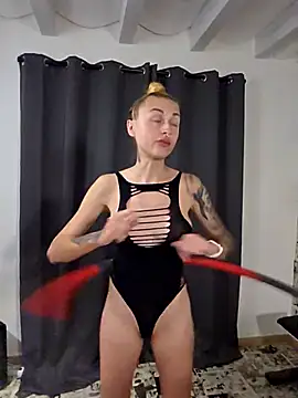 kylie_blck Pertunjukan Webcam