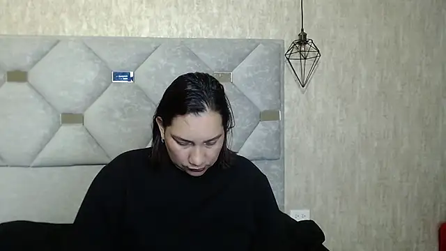 mia_coral1's Live XXX Chat