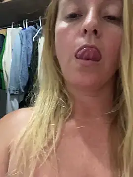 moniquerainx's Live XXX Chat