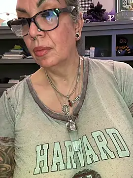 dieseldame1313 Adlı Modelin Canlı XXX Sohbeti