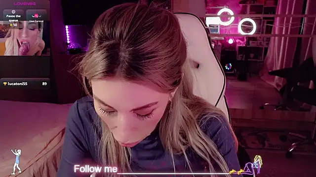 Онлайн чат XXX AnnieGOld_