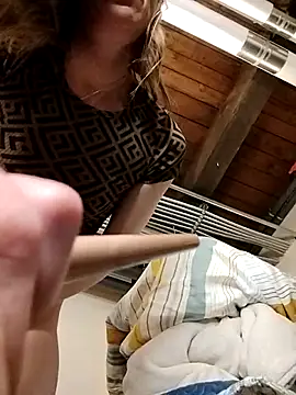 eatmeplease44's Live XXX Chat