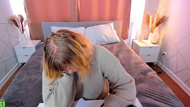 luna_c0ra's Live XXX Chat