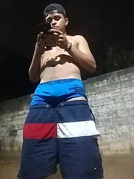 HOTRAINYGOLDEN's Webcam Show