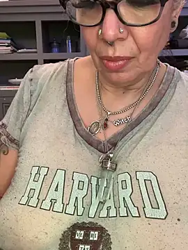 Chat +18 de dieseldame1313 ao vivo