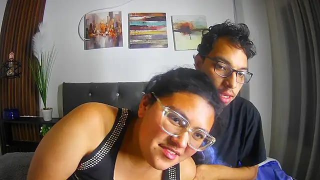 Show modela naughtycouplex_ na web-kameri