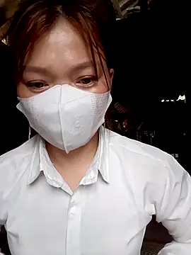 Chat +18 de nat-tri ao vivo