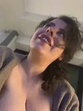 holyeroticss' Live XXX Chat