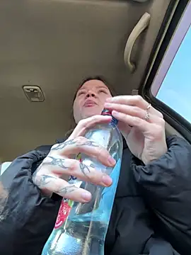 horny_milkis' Live XXX Chat