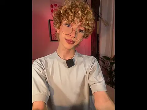 lyamthommpson Adlı Modelin Web Kamerası Şovu