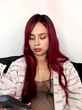 แชท XXX สดของ EmiilyFoxx090