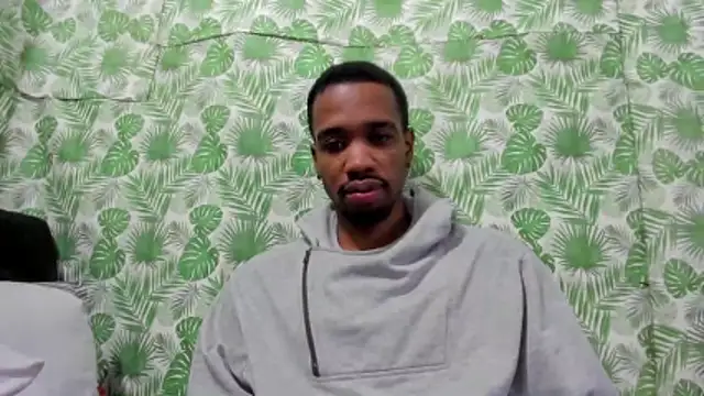 Kofi_exotic_2: διαδικτυακό σόου στην κάμερα