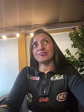 ArianaDominguezPink_ élő XXX-chatje