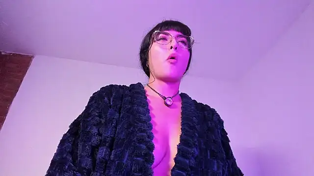 Chat XXX en directo de 77Neferkitty77