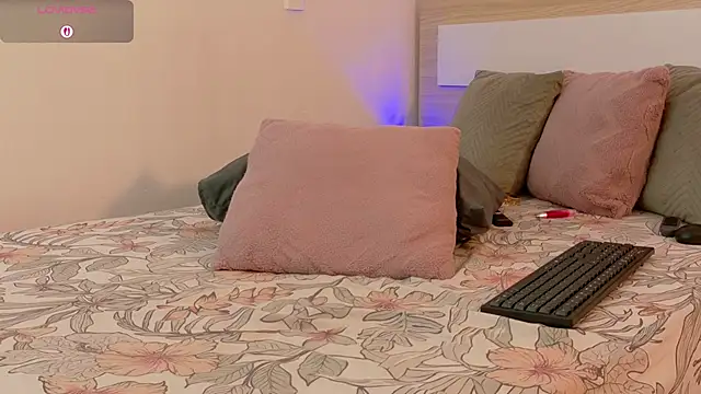 แชท XXX สดของ MauraGray