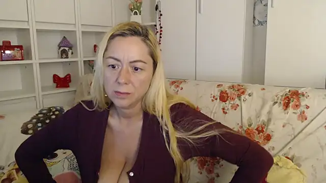 Czat XXX na żywo – _karolynesyera_