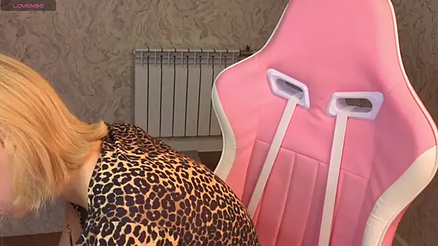 Chatroom XXX en direct de Ella-Ley