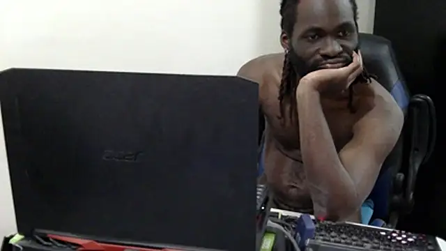 Darkkras élő XXX-chatje