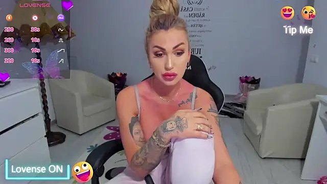 Nicol2Naya webcam show