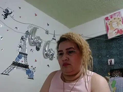 Perla1981-- Live XXX-chat