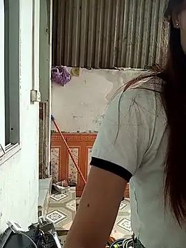 XXX chat uživo modela aiai220