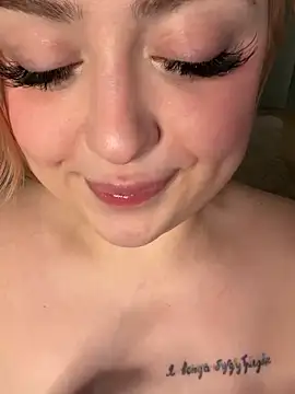 แชท XXX สดของ KellyMoors