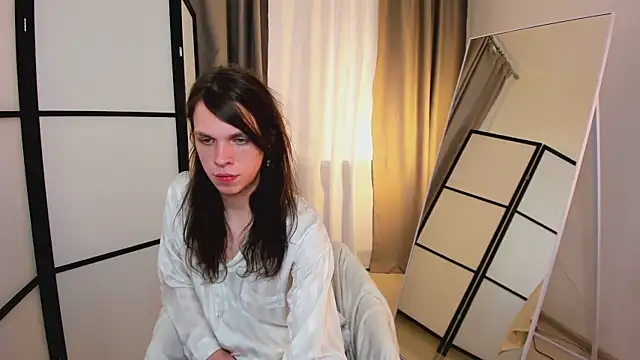 Онлайн чат XXX Louis_Hayes