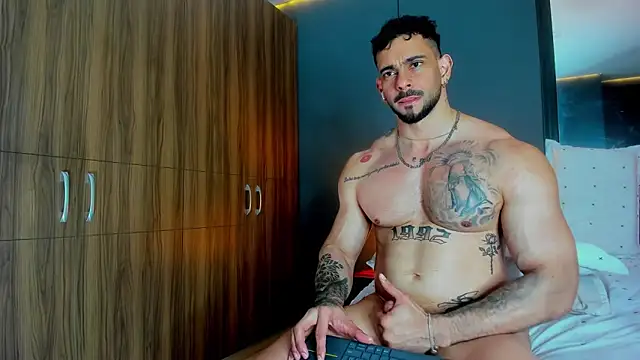 massimo_visconti live XXX chat