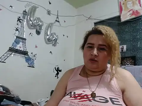 Perla1981-- Live XXX-Chat