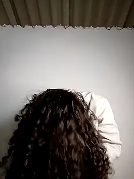 Simone_Miller 即時 XXX 聊天