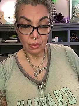 dieseldame1313 élő XXX-chatje