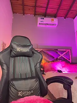 Chat +18 de Cherry_zayden_ ao vivo