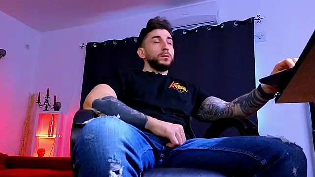 Онлайн чат XXX MightyAaron66