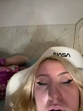 Chat XXX en directo de NibiruNairobi69