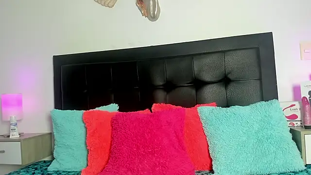 Natalye_23's Live XXX Chat