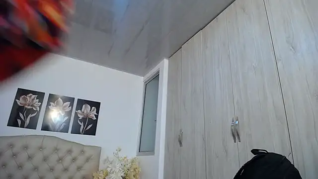 pinky_f00x – Naživo XXX chat