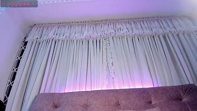 violet_77711 live XXX chat