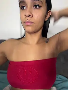 Isabella-Teen Adlı Modelin Canlı XXX Sohbeti