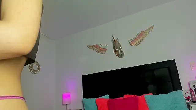 Natalye_23 Adlı Modelin Canlı XXX Sohbeti