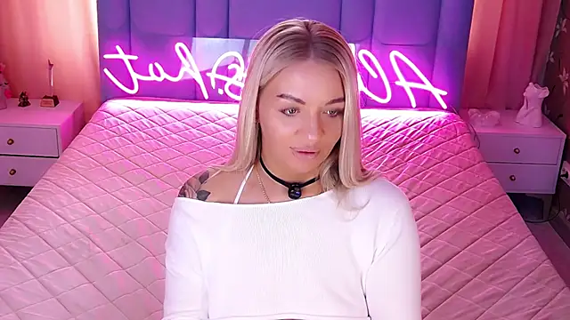 AllwaysHotJ Adlı Modelin Canlı XXX Sohbeti