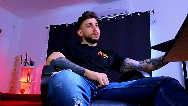 MightyAaron66's Webcam Show