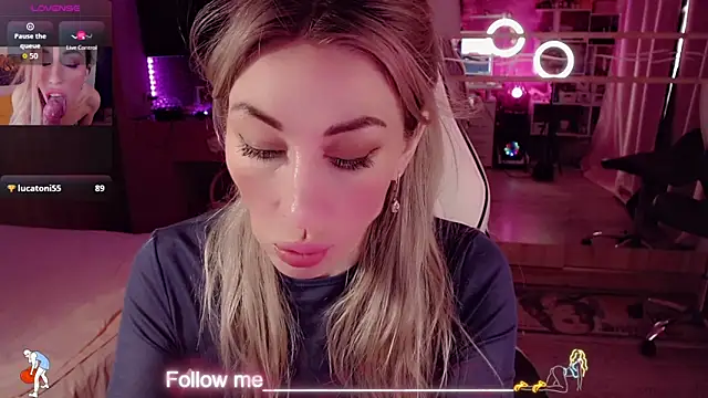 Czat XXX na żywo – AnnieGOld_