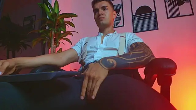 ALPHA_DOMINUS_ live XXX chat