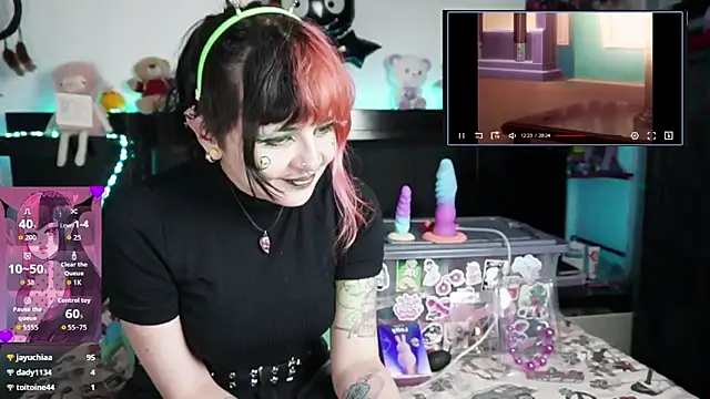 دردشة Devil_And_Princess الجنسية المباشرة