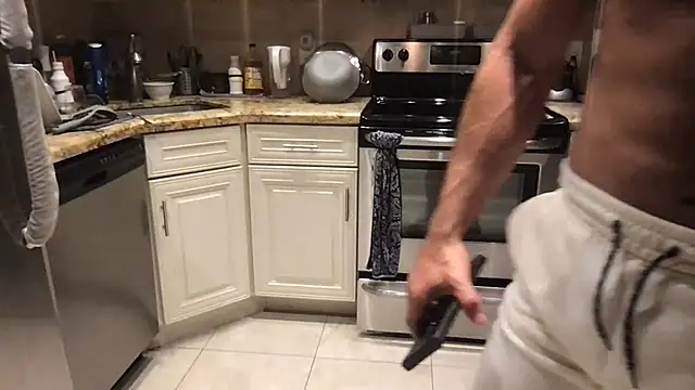 Živý XXX chat BigGuyMuscle