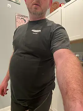 Enjoyedmine: διαδικτυακό σόου στην κάμερα