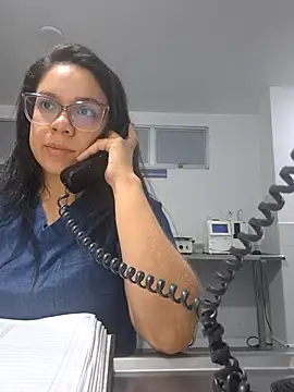 Aila_Phone Adlı Modelin Canlı XXX Sohbeti