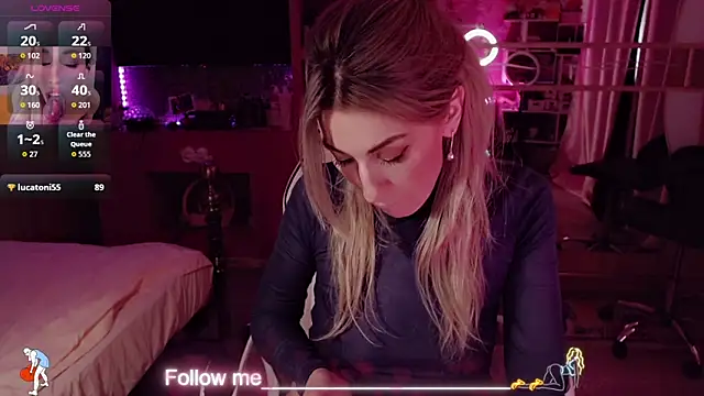 AnnieGOld_ Adlı Modelin Canlı XXX Sohbeti