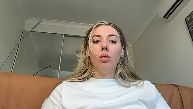 Aussielulu live XXX chat
